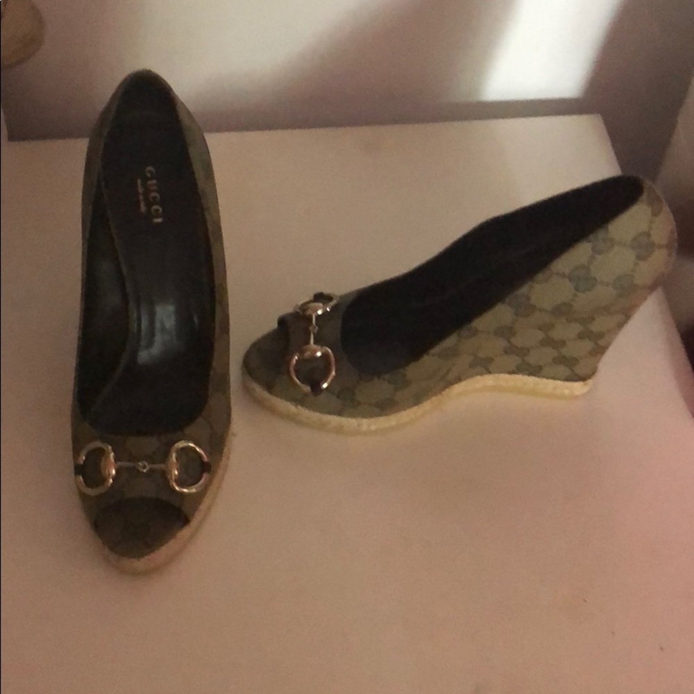 Gucci shoe